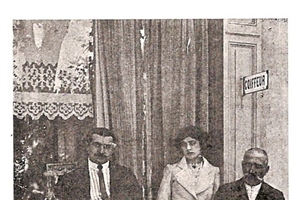 1930 Famille gallas Devant leur salon de Coiffure