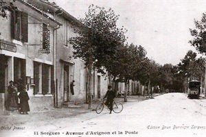 avenue d'avignon "la poste"
