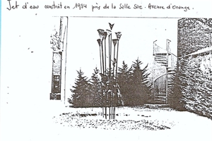 1984 fontaine devant la salle sire