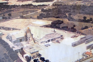 1967 vue aérienne de l'entreprise d'agglomérés