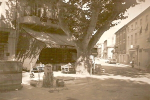 1988 place de la république