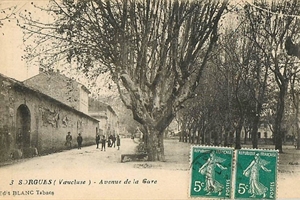 Avenue de la Gare et Place de la Mairie