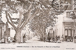 1920 rue des remparts et place de la république
