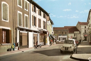 Années 1970 /   Rue de la république "bazar russe"