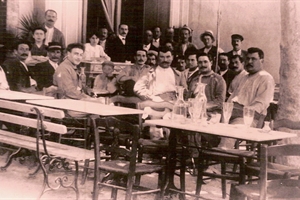 1940 un dimanche au café