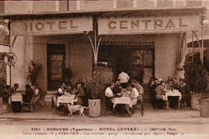 Café-Hôtel "Le Central" Avenue d'Avignon