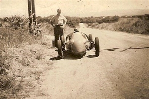 (7) /1953 "monté et carrossé par roger couturier employé des ets racchini