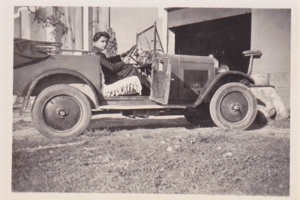 Marcl Baruffi avec sa premiére voiture