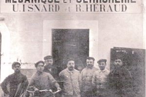 1918 Heraud Régis (au centre)