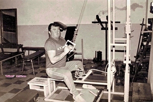 Années 1970 / Salle d'haltérophlie Salle "SIRE"