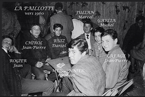 Années 1060 / Intérieur  de la "paillote" (Unic-Bar Rte d'Avignon