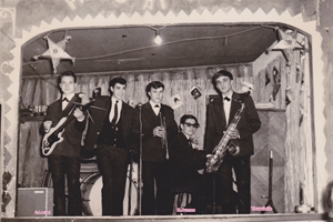 Années 1960 / "Les Dragons" à la Paillotte (Unic-Bar Rte d'Avignon)