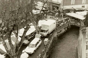 Le Marché (Cours et Place de la République