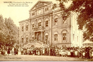 Fête Votive la mairie et sa place