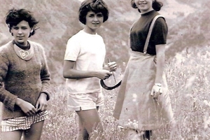 1962  camp d'été à villard : mireille roure,geneviève giraud,danièle olivier