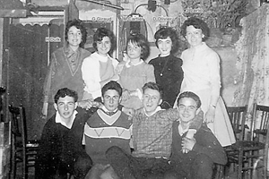 Années_1960  / 1ére Boum de Sorguais dans un garage